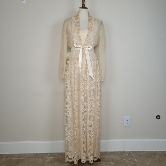 Vintage Tan Polyester Lace Long Maxi Dress w/Sheer Chiffon/Lace Capelet - 12/L - Picture 1 of 14